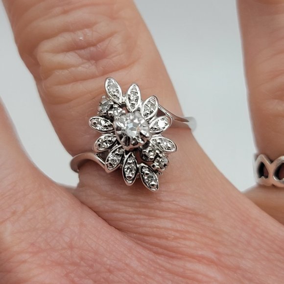 14K White Gold Diamond Ring